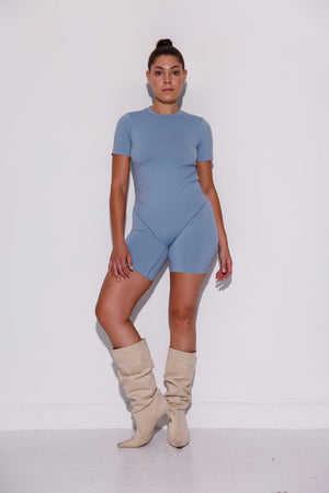 Honest Midwaist Shorts w/Logo - Frost Blue