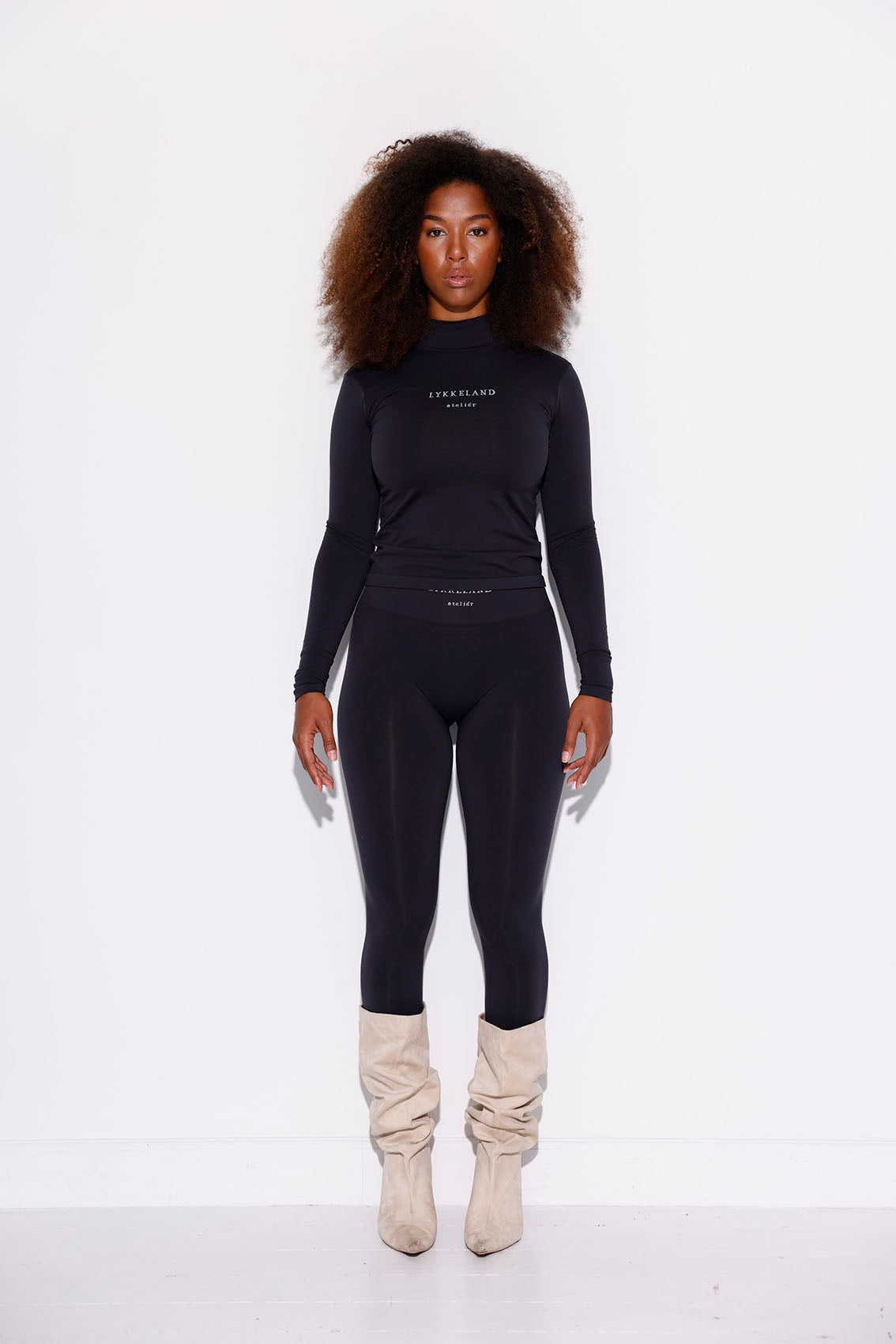Shilo Scrunch w/Logo - Black