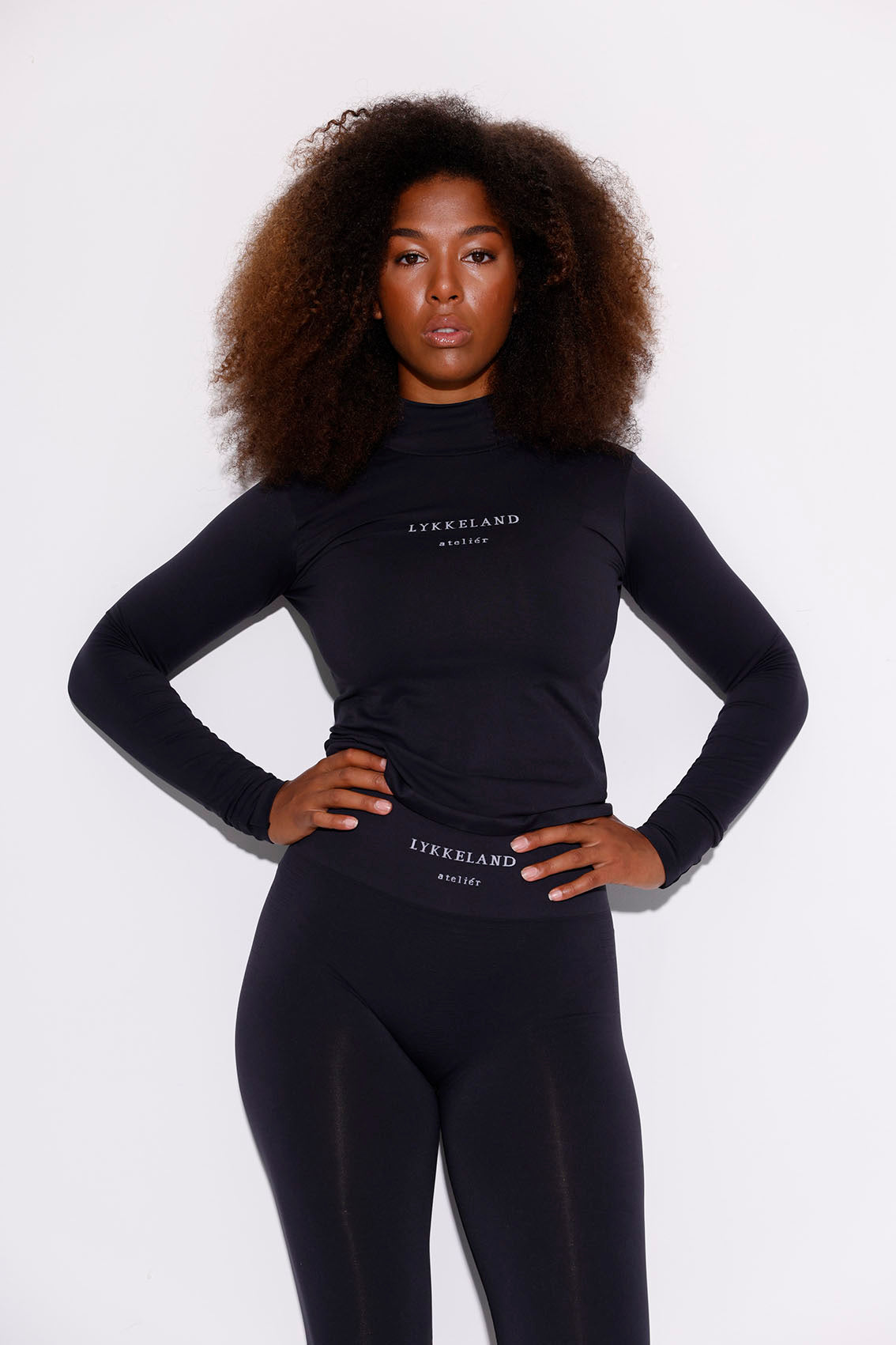 Shilo Scrunch w/Logo - Black