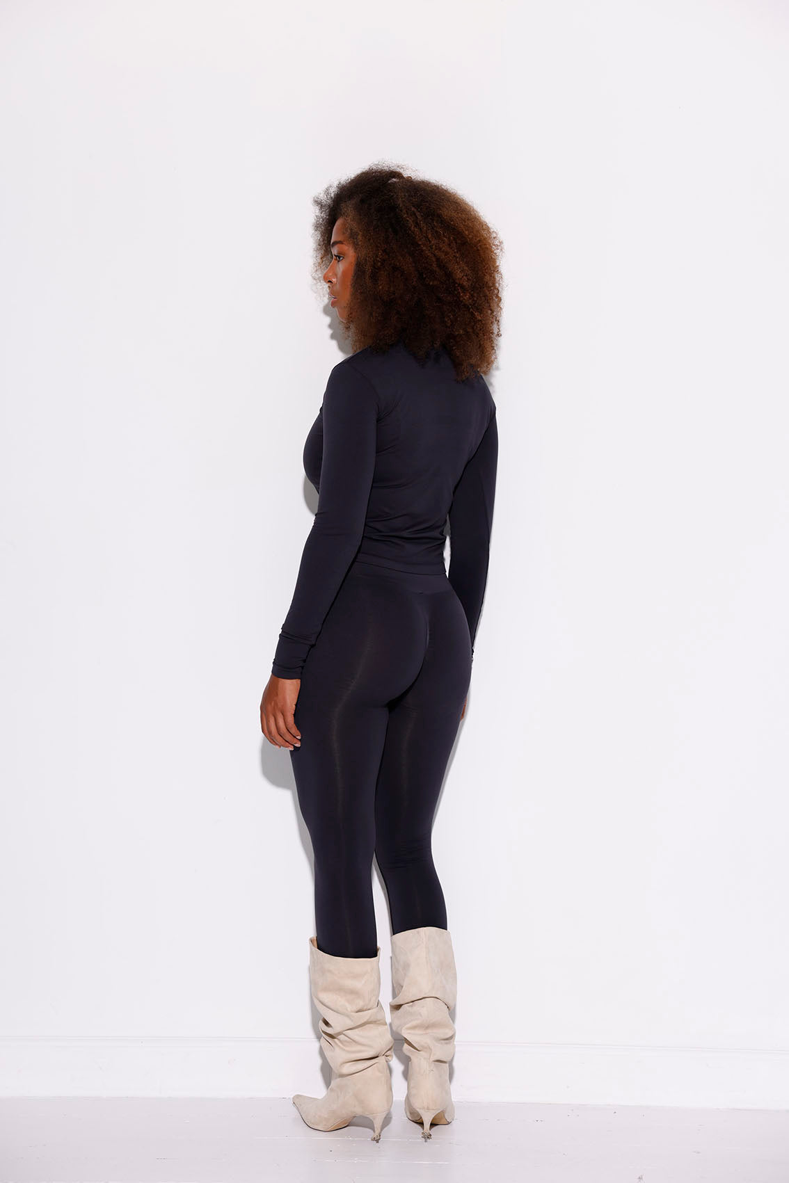 Shilo Scrunch w/Logo - Black